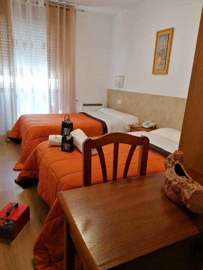 Pension Santa Clara A Coruna Ngoại thất bức ảnh